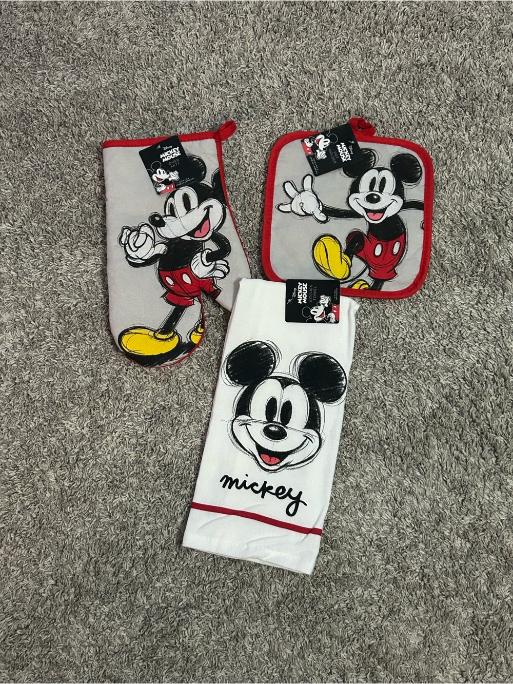 Disney Mickey Mouse Kitchen Linen Set - Red, Yellow, Black, White